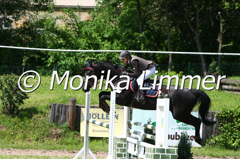 005M5367_Camira_L Springen.JPG